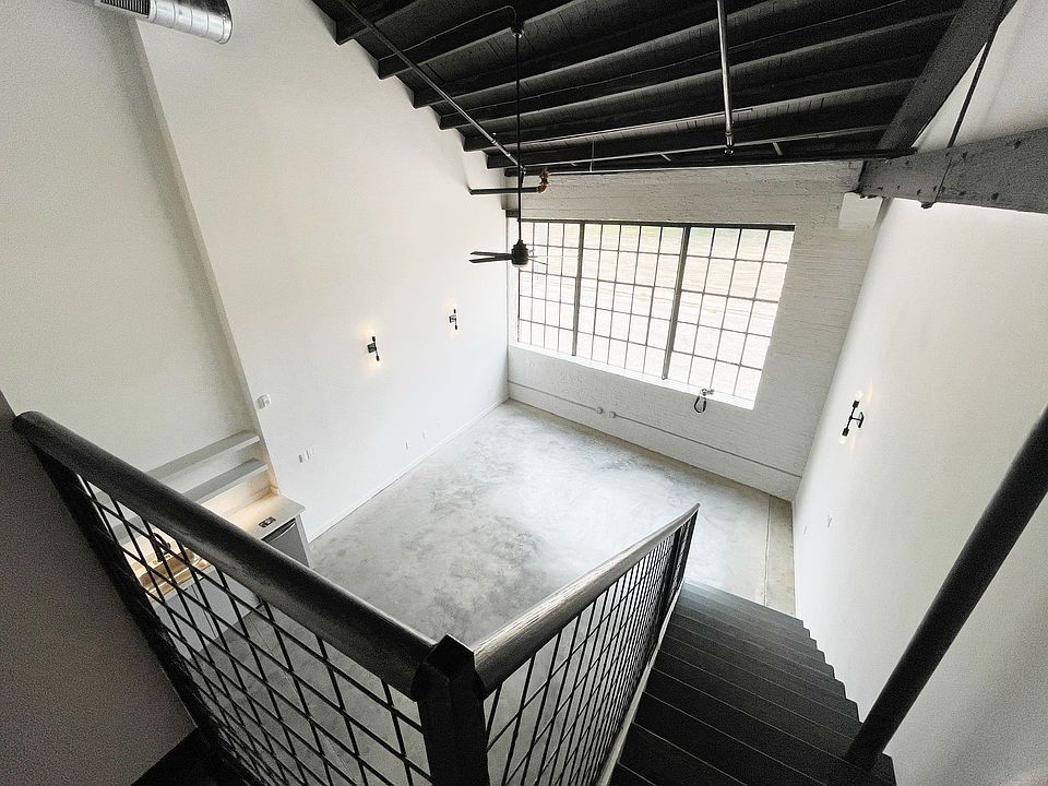 1st image of 193 S Saint Andrews St #18