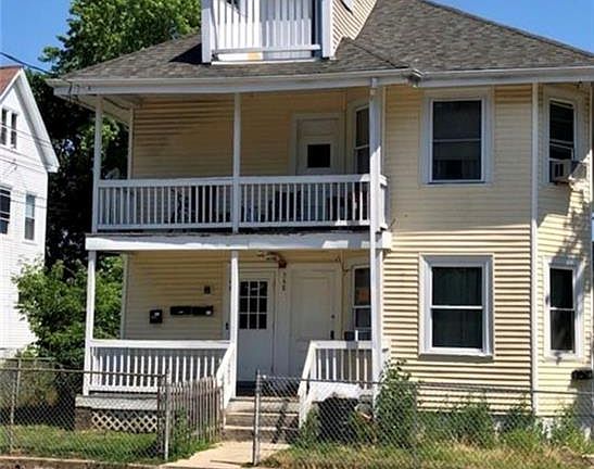 4th image of 346 Carrington Ave