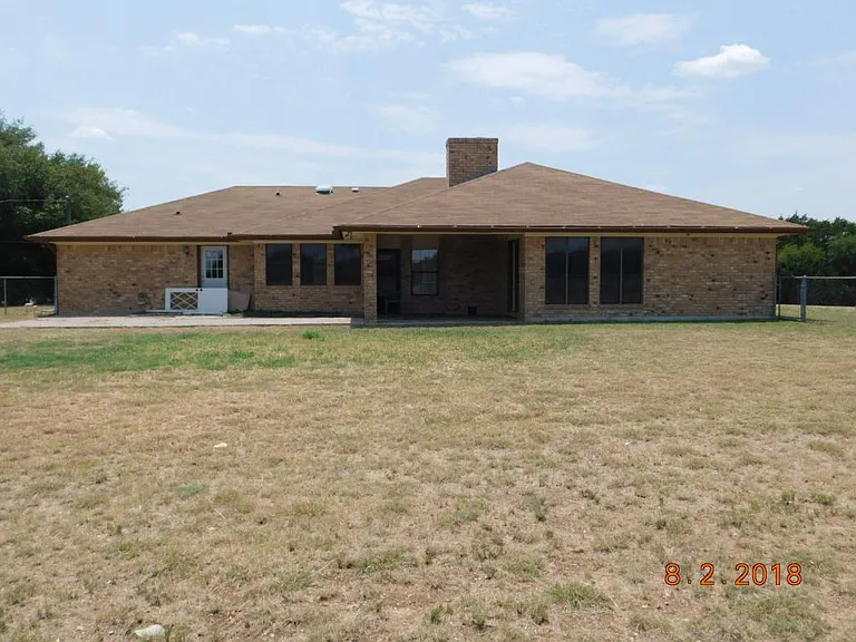 2315 E Highway 190 — Photo 49