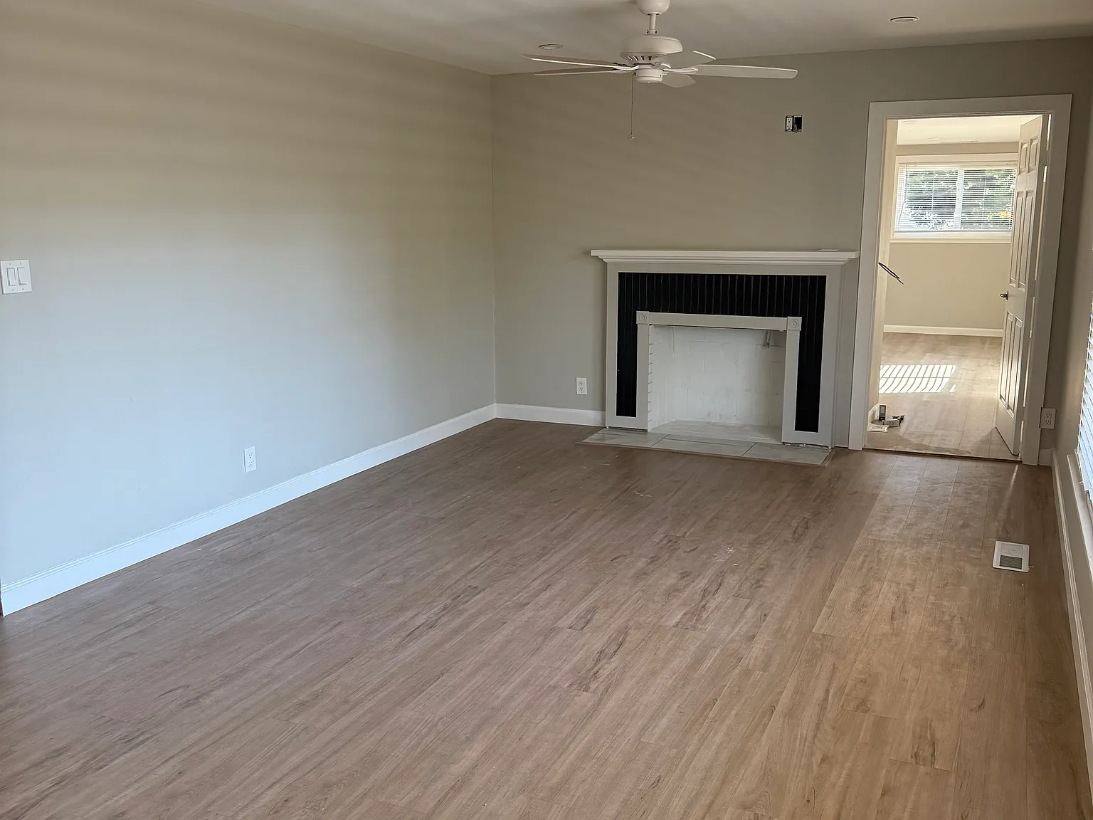 4552 Blum Rd — Photo 4