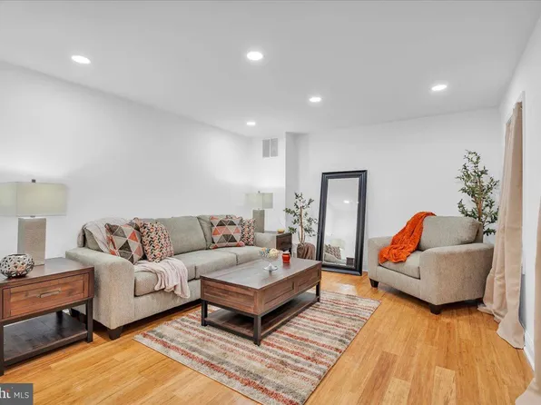 348 Silk St, Lawnside, NJ 08045