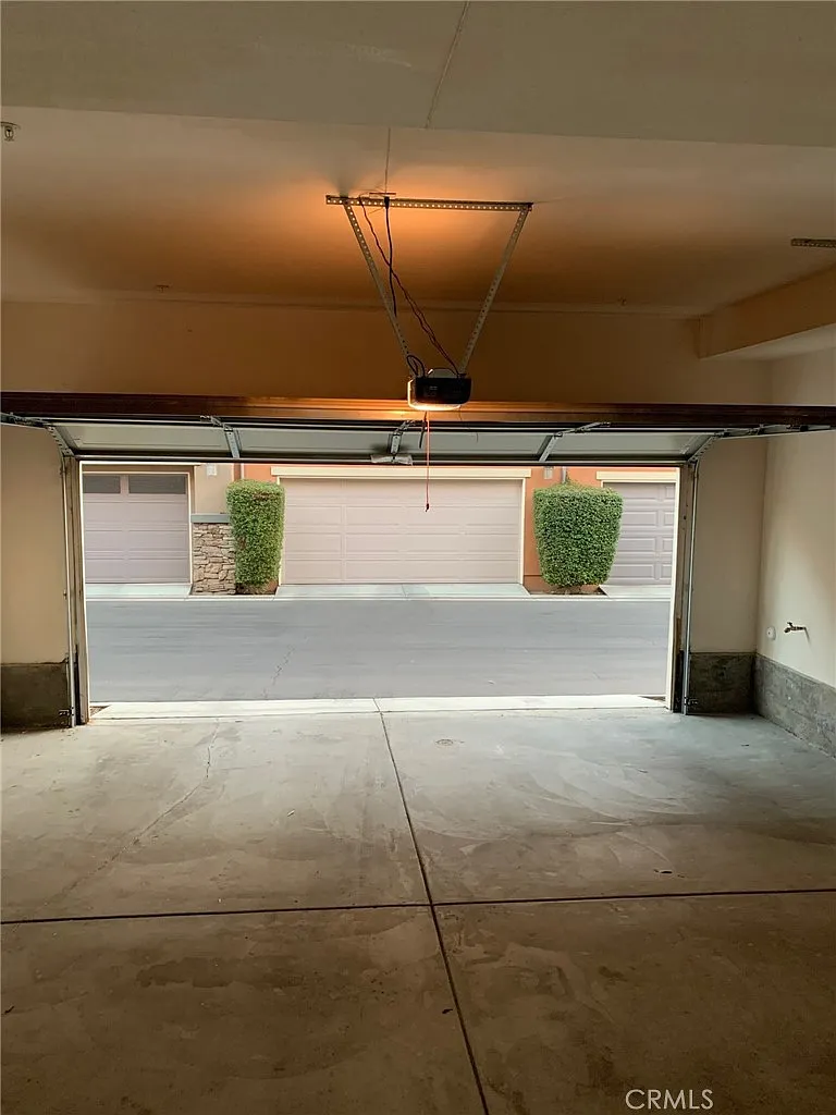 3 bed, 1430 sqft, $3,750 — Photo 2