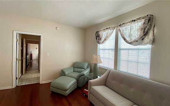 5th image of 2635 Gladiolus St