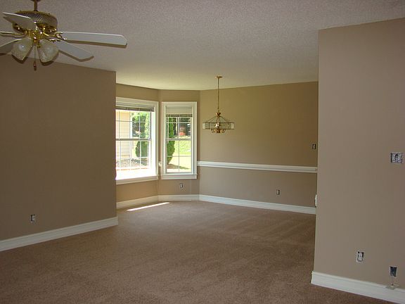 3rd image of 120 Summer Leigh Dr