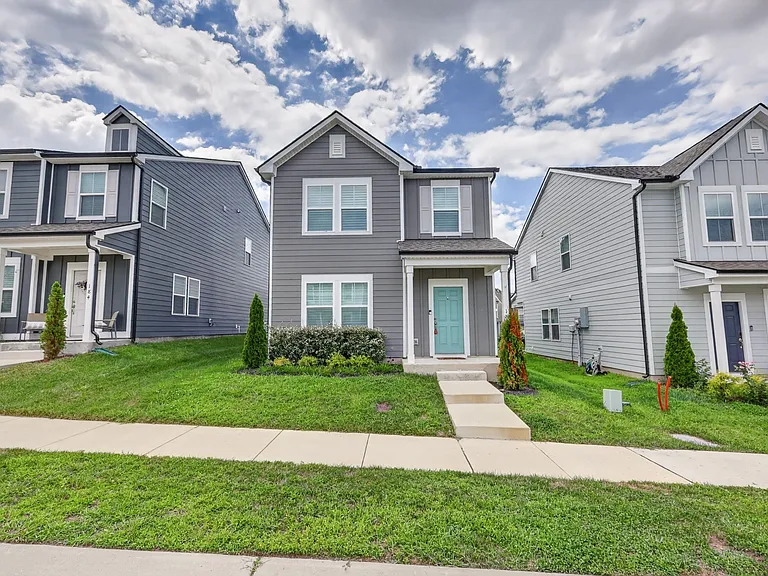 182 Oasis Dr — Photo 2
