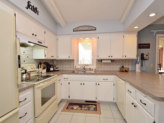 2nd image of 17010 Driscoll St NW