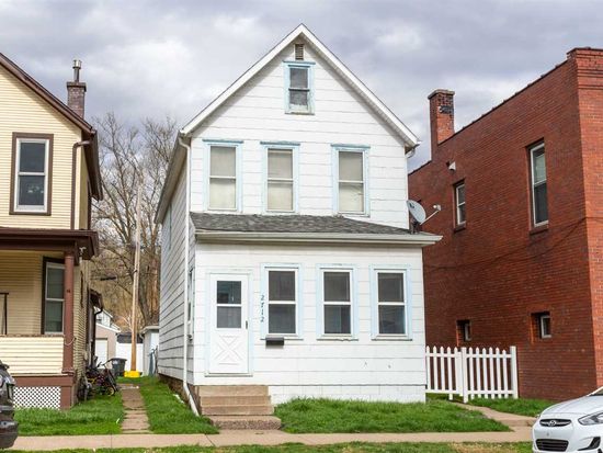 2712 Jackson St Dubuque Ia 52001 Mls 142130 Zillow