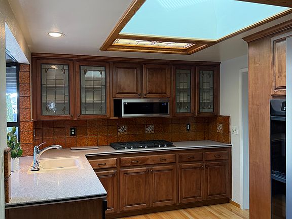 3rd image of 942 Summerleaf Pl