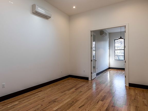 3rd image of 302 Stanhope St APT 3R