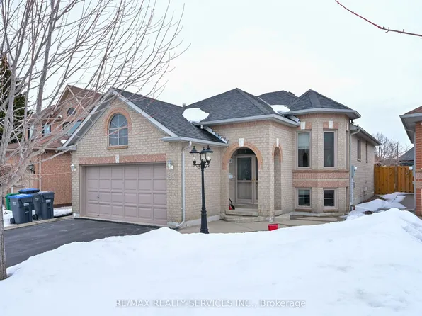 83 Summerfield Cres, Brampton, ON L6X 4L2