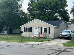 3490 Beveridge Rd, Flint, MI 48532