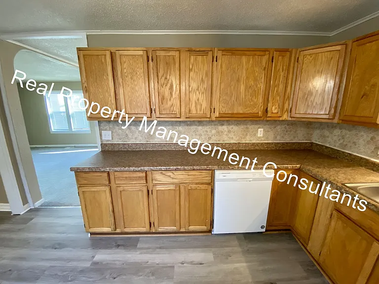 6306 E 152nd St — Photo 19