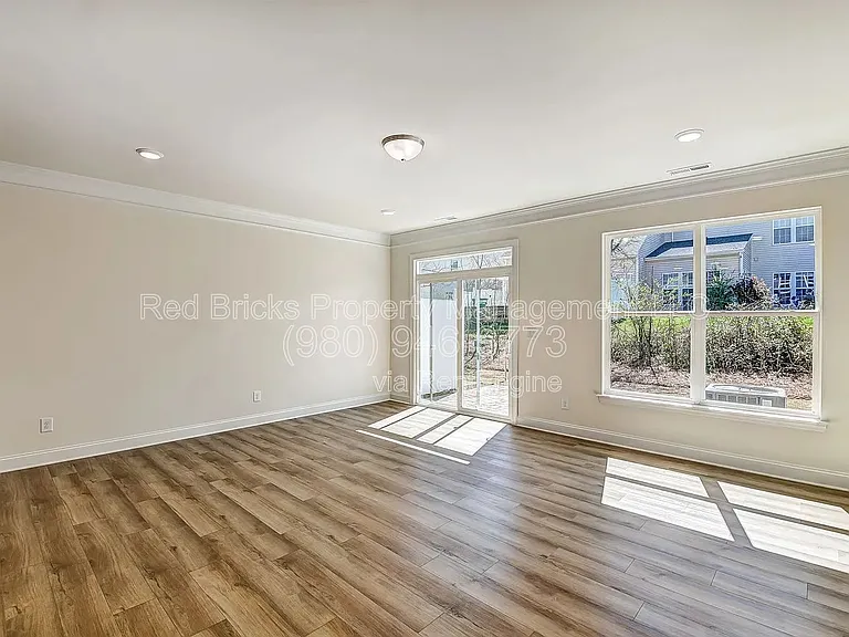 4023 Black Ct — Photo 10
