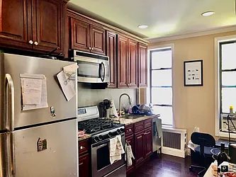 Rented by R New York