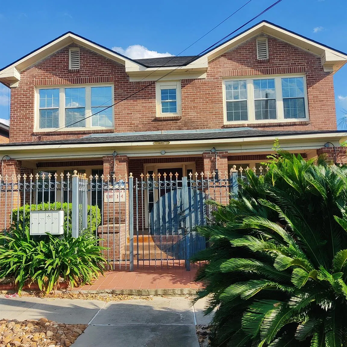 1 bed, 1.0 bath, 1310 sqft, $1,200 — Photo 1