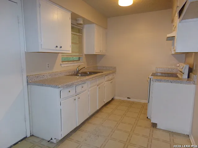 5819 Castle Lk — Photo 16