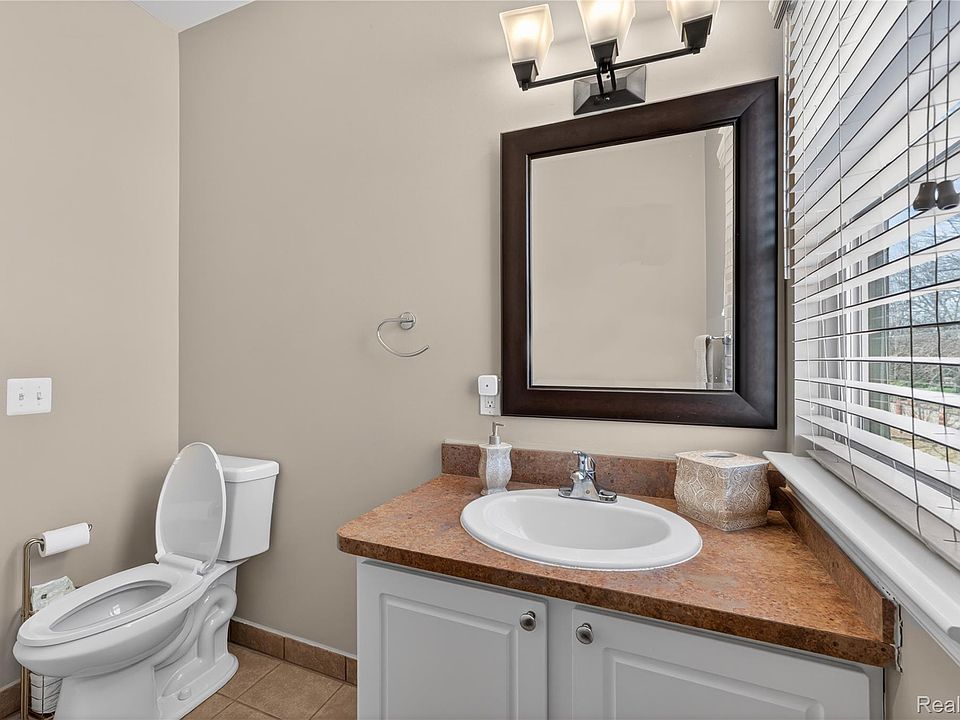 11693 Squiers Blvd, photo 9