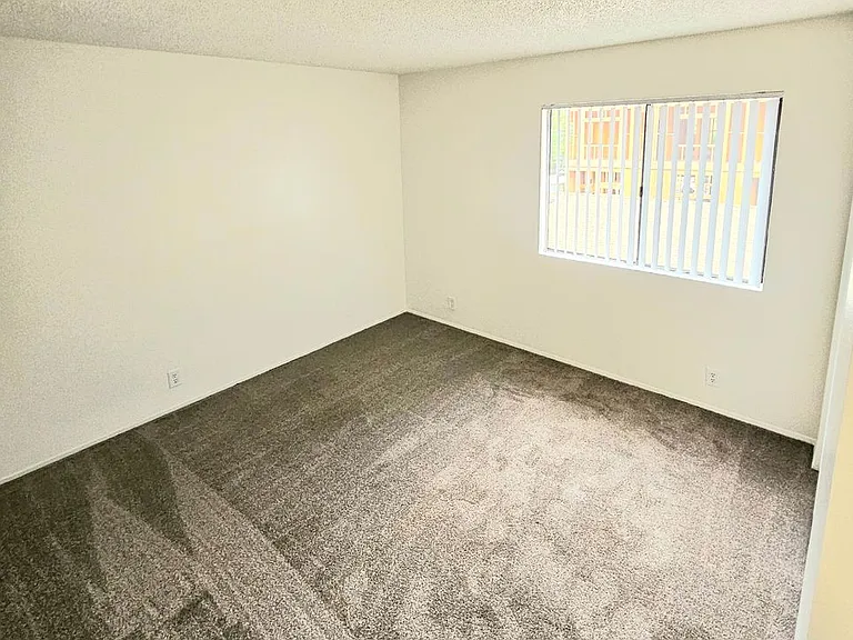 9669 Marilla Dr — Photo 16