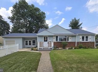 539 W Merchant St, Audubon, NJ 08106