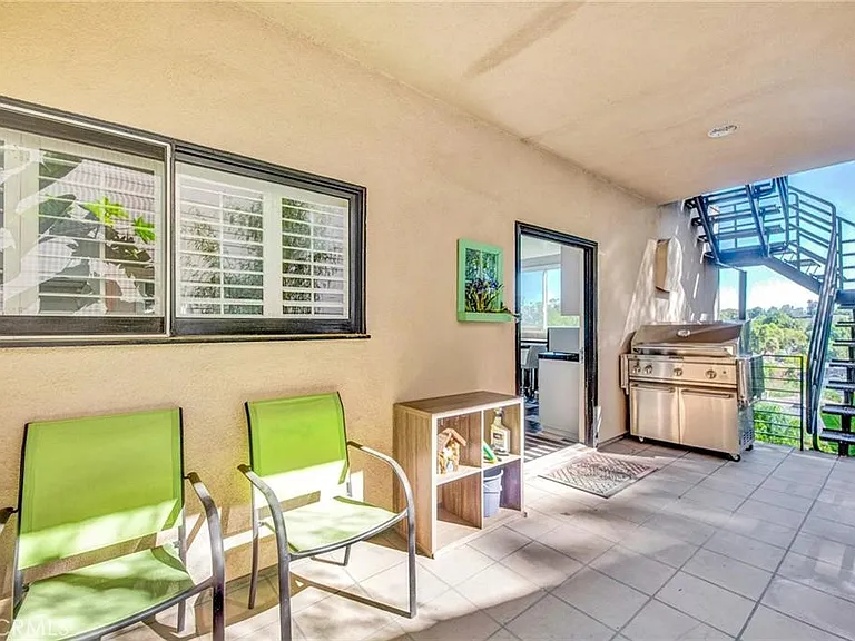 5084 Campo Rd — Photo 15