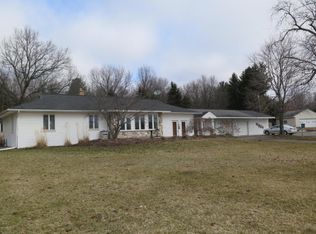 14097 Garfield Dr, Spring Lake, MI 49456