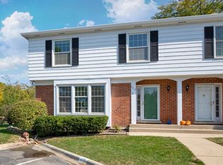 1715 Colonial Ln, Northfield, IL 60093