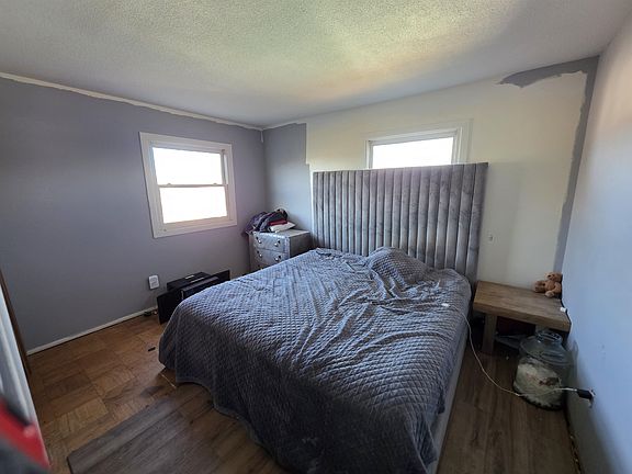 3rd image of 418 E College Ave