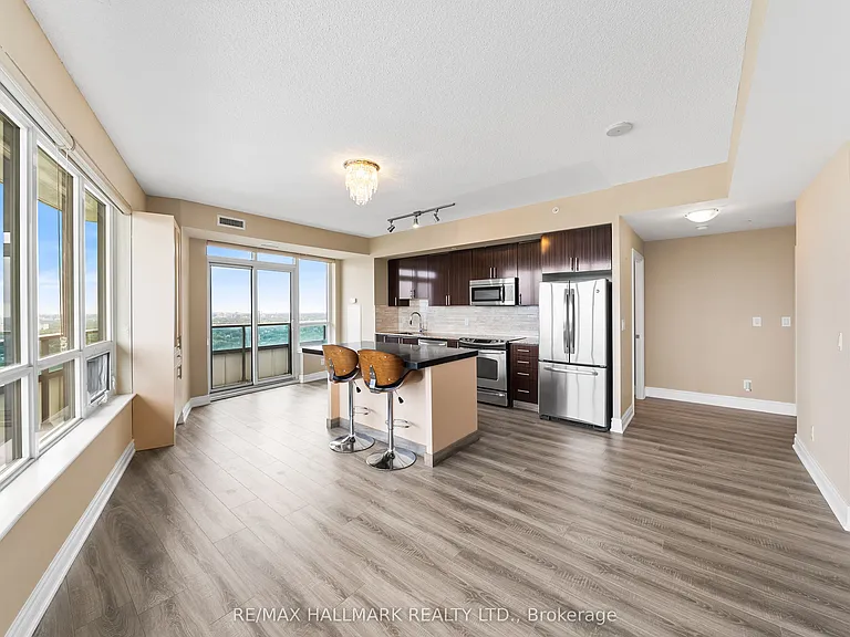 7171 Yonge St #Penthouse 301 — Photo 8