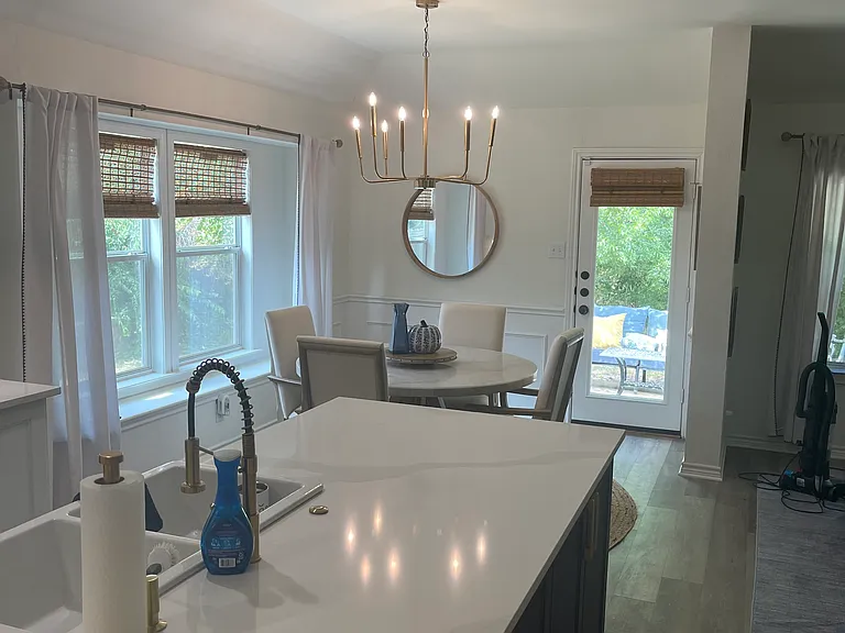 405 N Village Dr — Photo 4