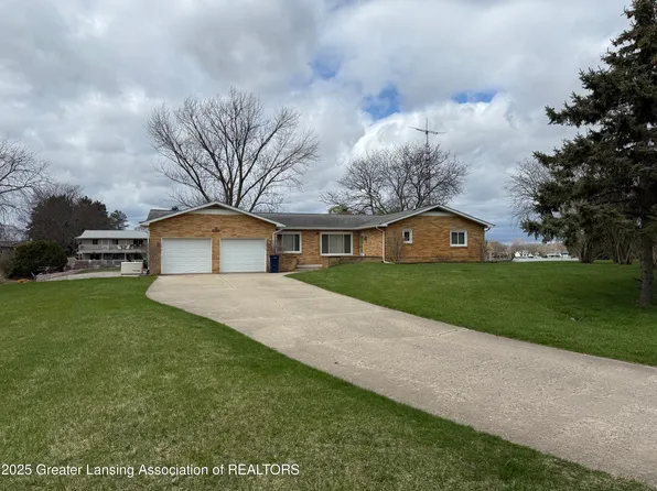 4932 Ottawa Ct, Owosso, MI 48867