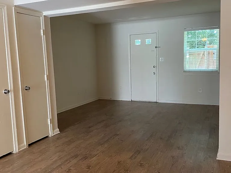 Eastwind Apartments — Photo 57