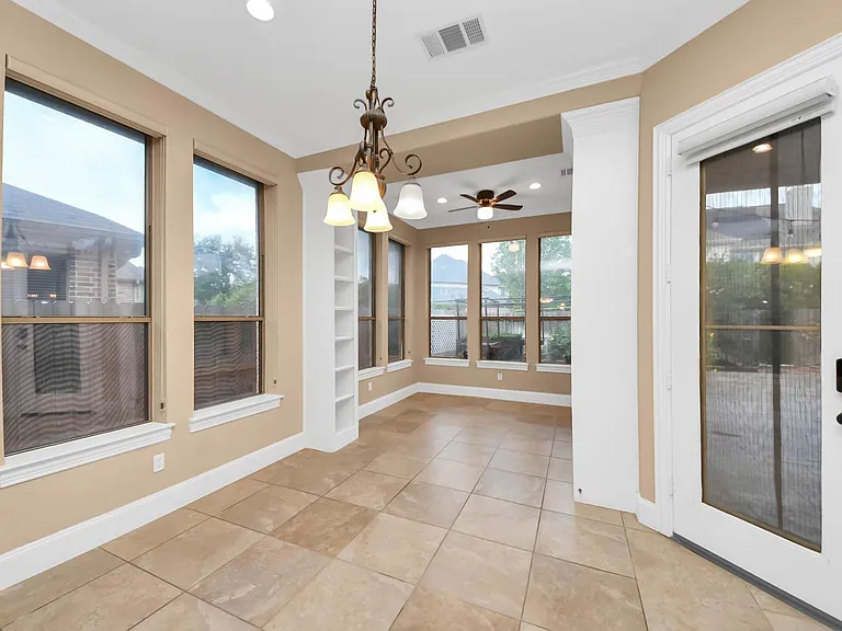 1807 Ravenel Ln — Photo 12