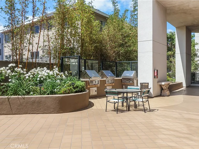 1310 E Ocean Blvd — Photo 29
