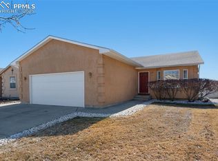 3840 Pronghorn Ln, Pueblo, CO 81005