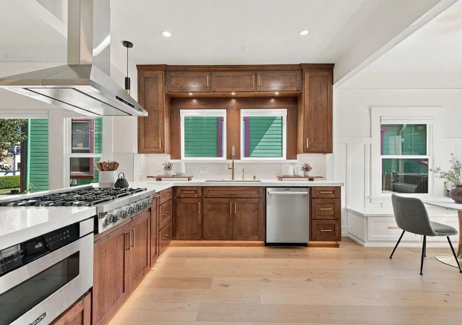 3 bed, 1465 sqft, $3,975 — Photo 3