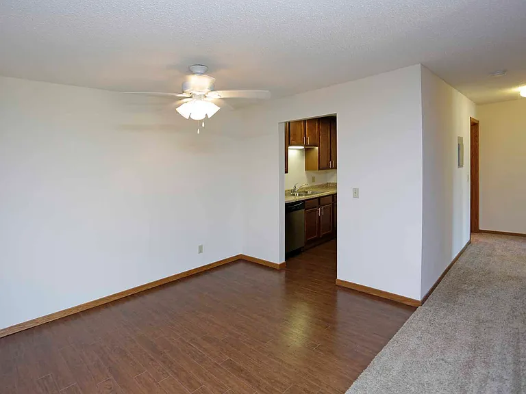 Lexington Heights Apartments — Photo 36