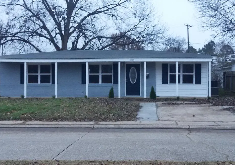 1104 Violet Ave