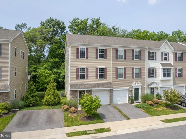 17 Faraday Ct, Morton, PA 19070