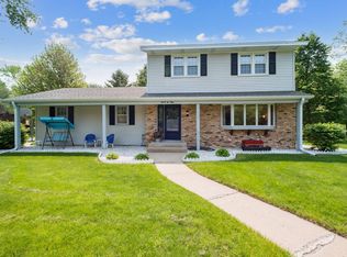 9650 12th Avenue Cir, Bloomington, MN 55425