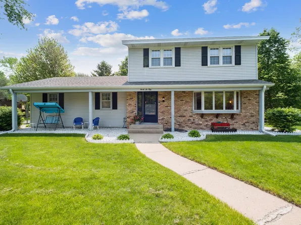 9650 12th Avenue Cir, Bloomington, MN 55425