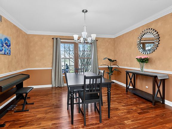 5th image of 911 Rock Spring Rd