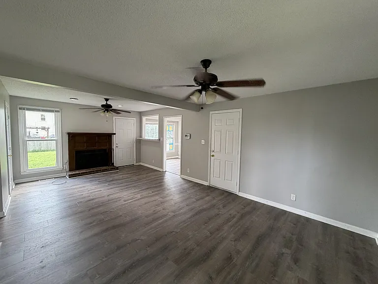 3409 Minor Dr — Photo 3