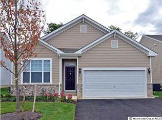33 Comtois Dr, Manalapan, NJ 07726