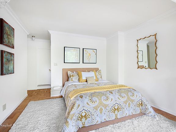 4th image of 210 Central Park S APT 3B