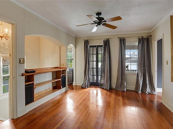 4th image of 7410-12 Maple Blvd