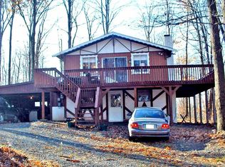 111 Fawn Rd, Pocono Lake, PA 18347