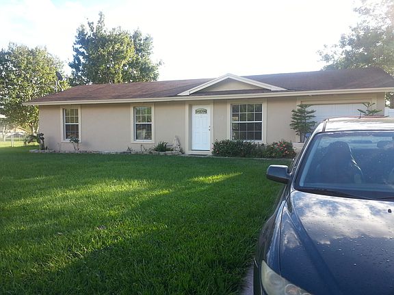 2nd image of 1732 Manor Dr