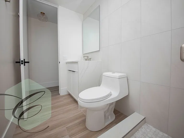 Playa de Oro Apartments — Photo 16