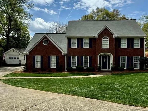 2116 Candlewood Ct NE, Marietta, GA 30066