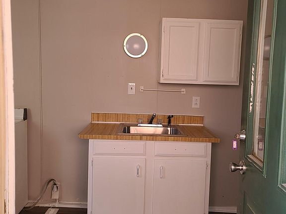 3rd image of 226 W 3rd St #3